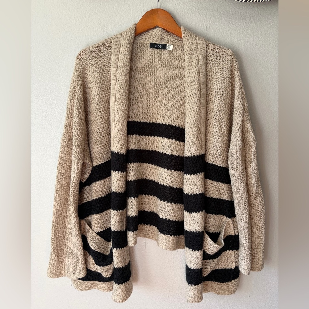 Urban Outfitters BDG Beige Black Knit Striped Oversized Cardigan Women’s Small